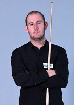 而且在防守 而且在防守