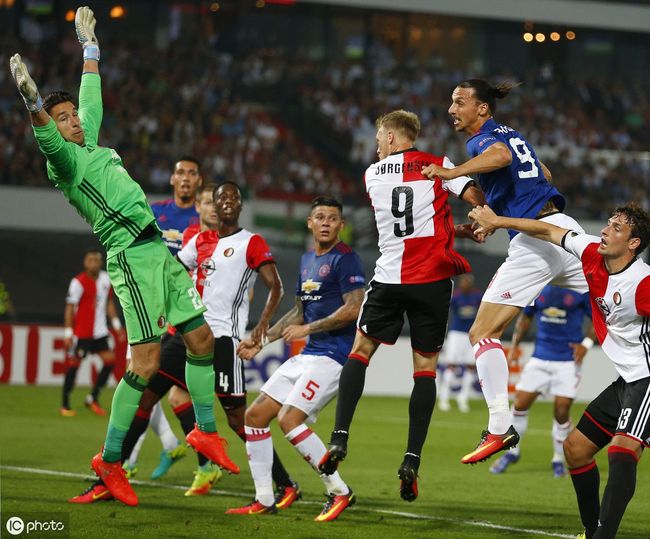 两队的首发 两队的首发