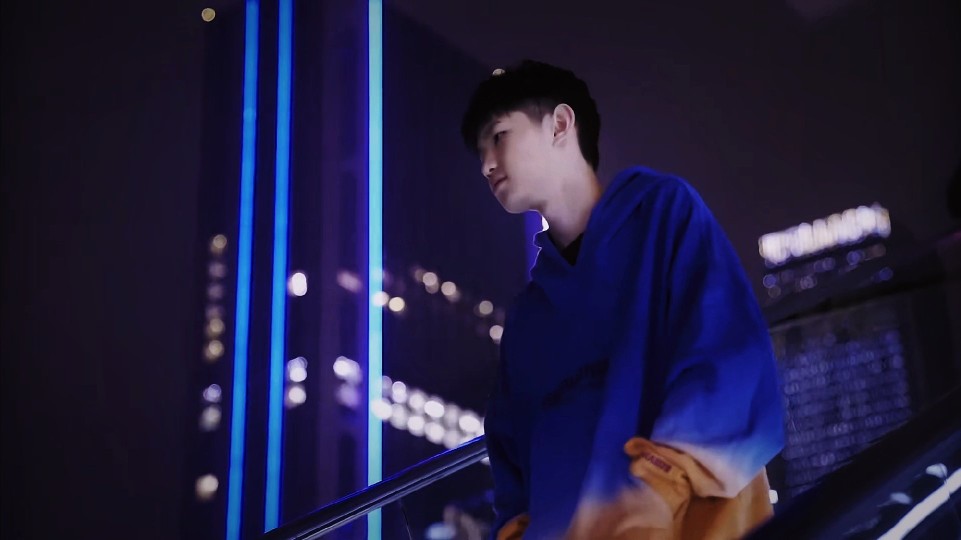 em